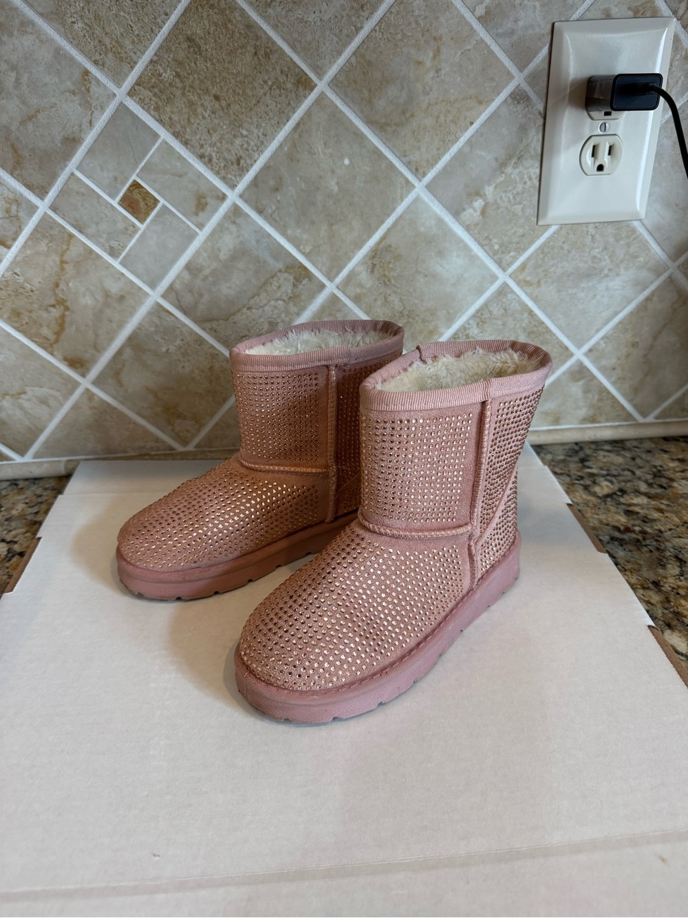 Lucky Top Girls Size 12 Pink Rhinestone Faux Suede Fur Lined Winter Boots